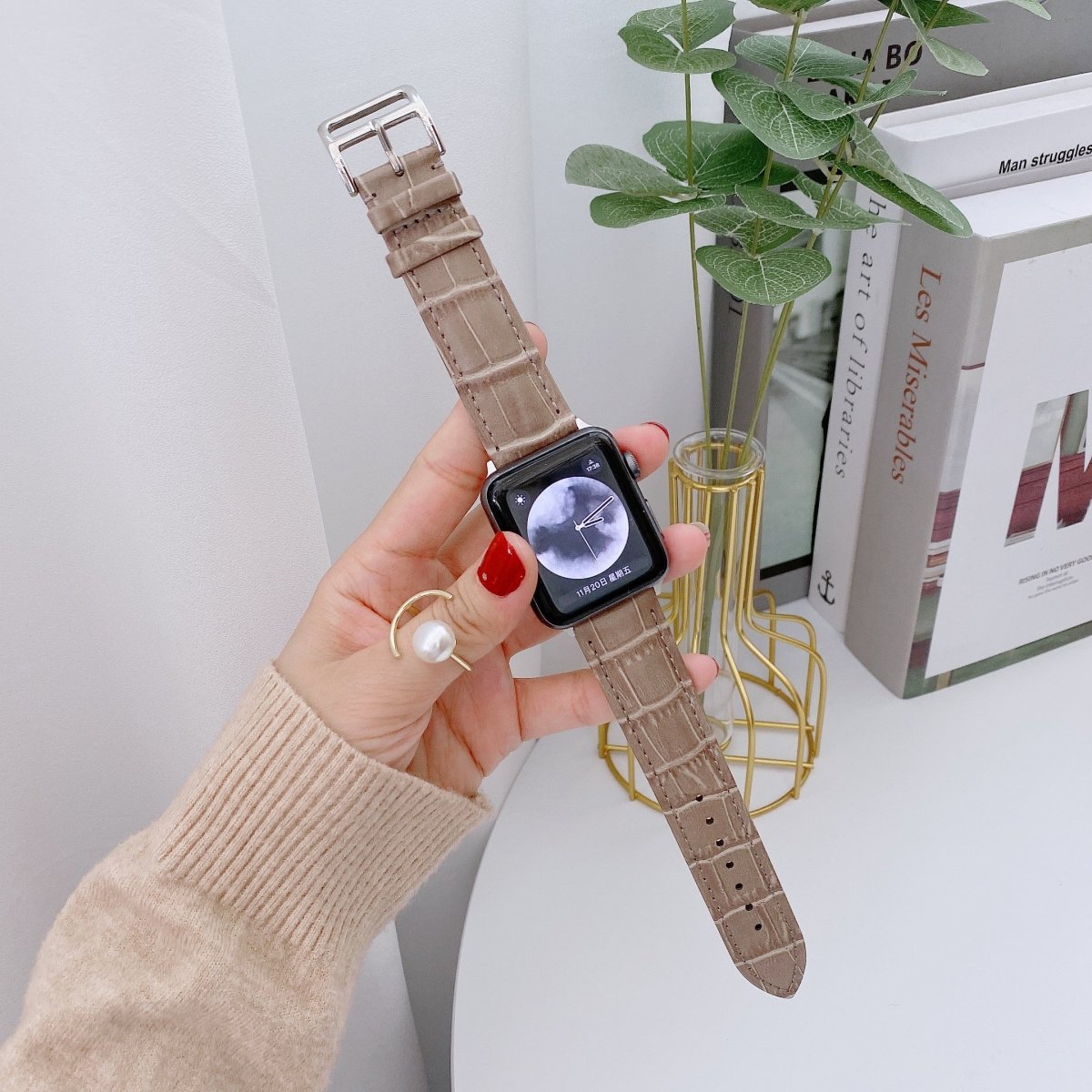 Grey BB Crocodile Grain Leather Apple Watch Band - BugBands